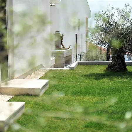 M - Your Business & In Апартаменты