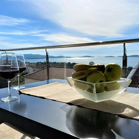 M - Your Business & In Шибеник