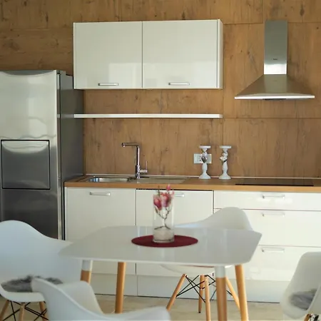 Apartmán M - Your Business & In *