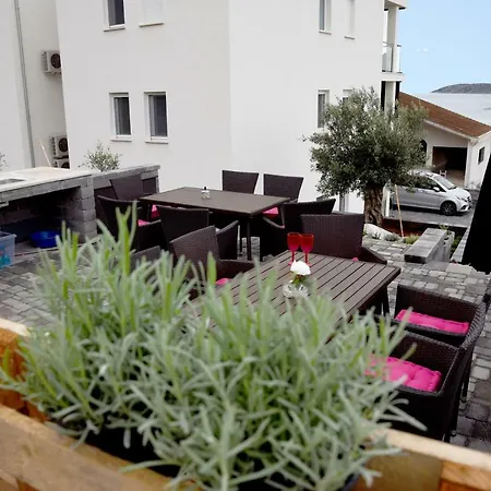 M - Your Business & In Апартаменты *