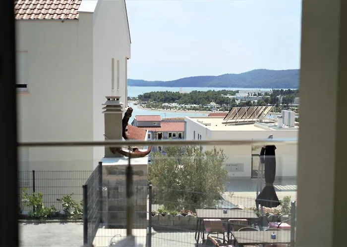 M - Your Business & In Appartement