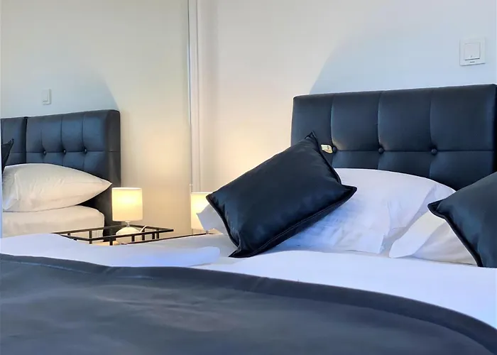 M - Your Business & In Apartmán *