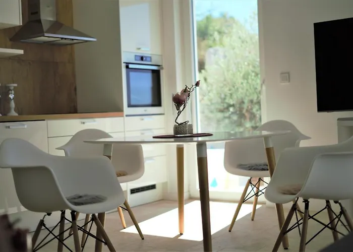 M - Your Business&holiday In